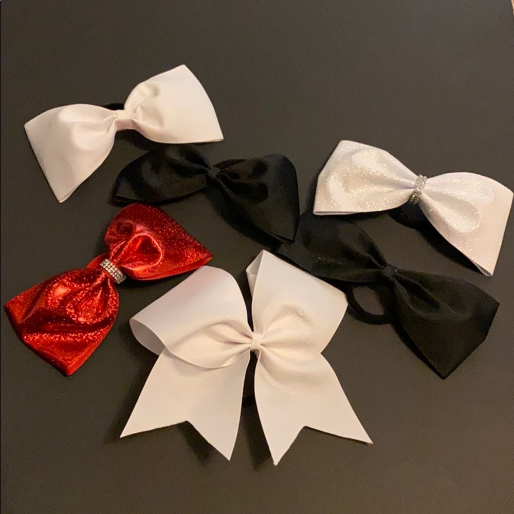 Bundle of cheer bows